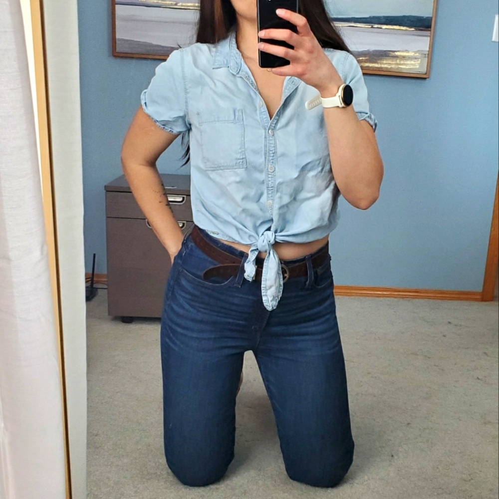 Free With Purchase Chambray Button Up Crop Top size M
